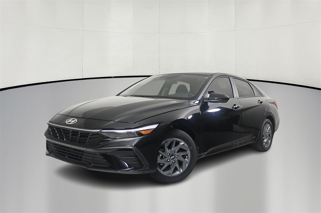 Thumbnail: 2024 Hyundai Elantra - 3