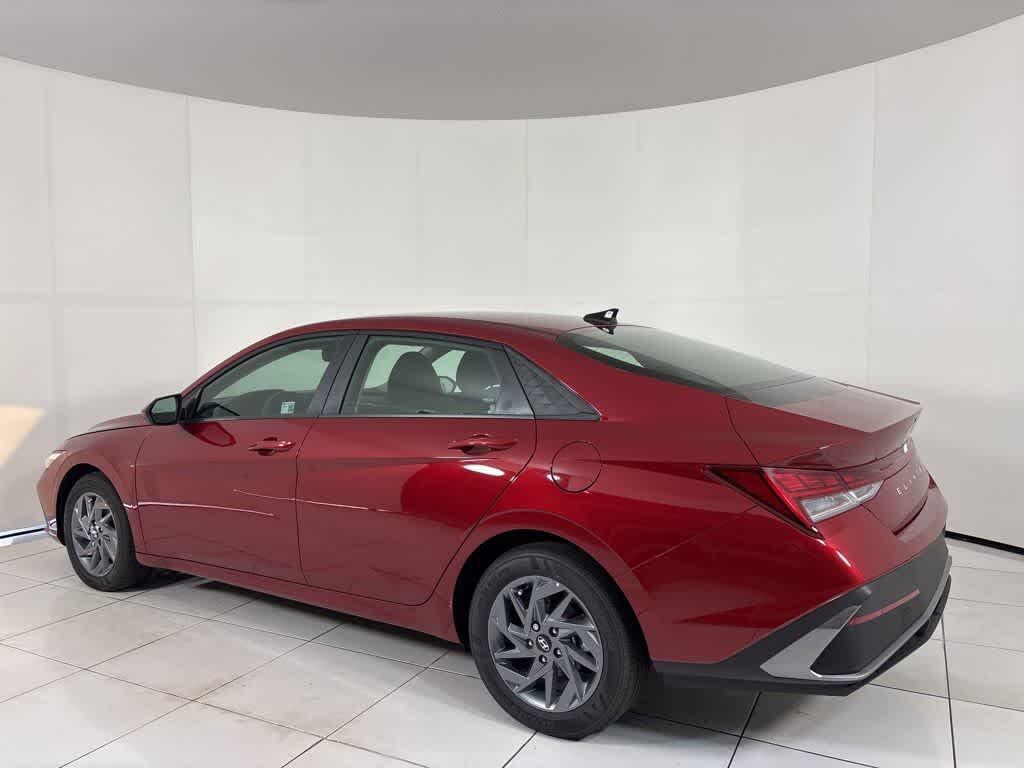 New 2025 Hyundai Elantra Hybrid Blue Sedan