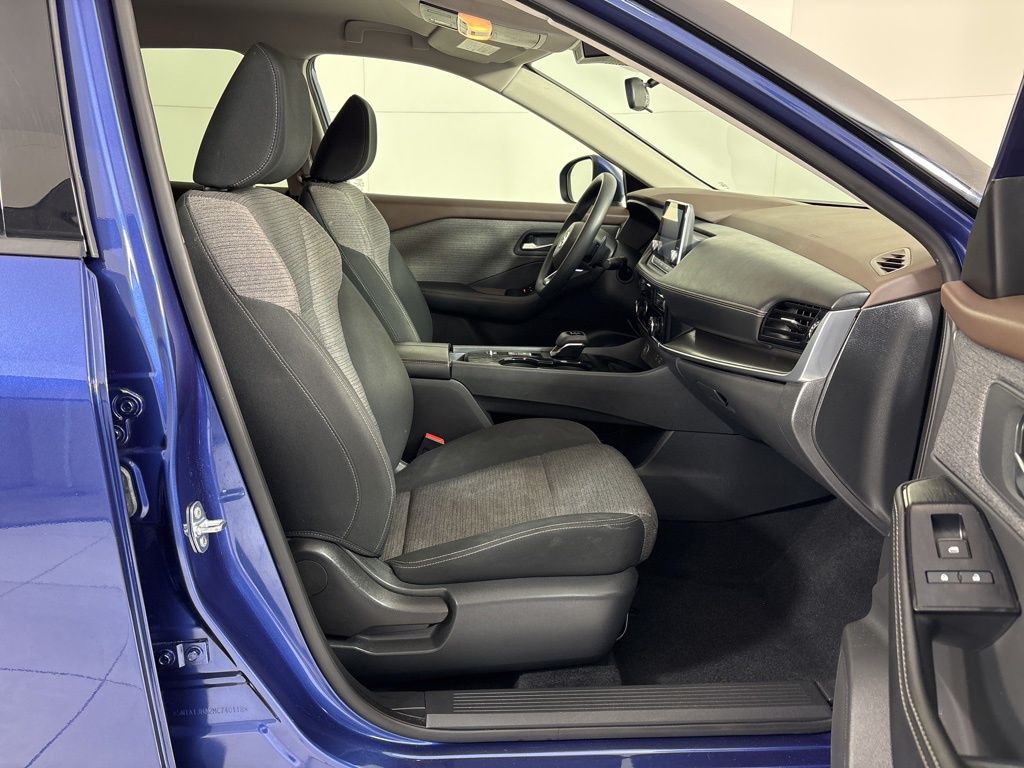 Thumbnail: 2021 Nissan Rogue - 12