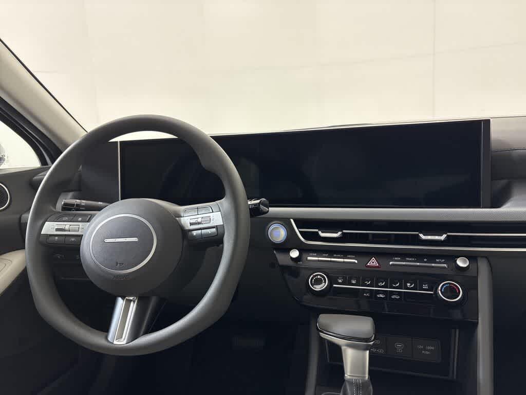 Thumbnail: 2025 Hyundai Sonata - 21