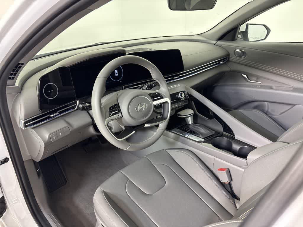 Thumbnail: 2025 Hyundai Elantra - 15