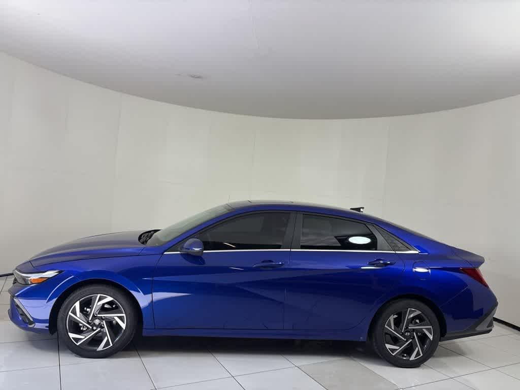 New 2025 Hyundai Elantra SEL Convenience Sedan