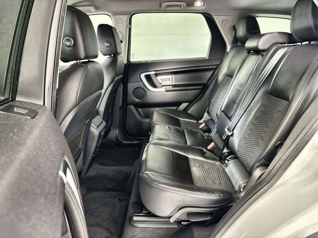 Thumbnail: 2018 Land Rover Discovery Sport - 23