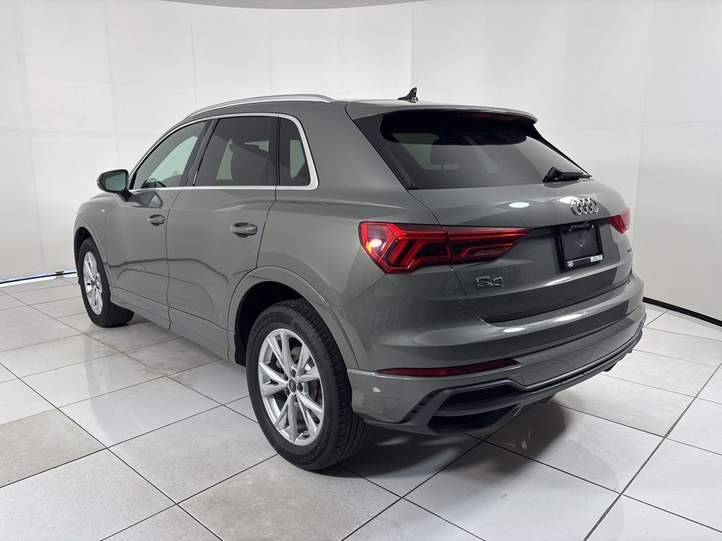 Thumbnail: 2023 Audi Q3 - 3