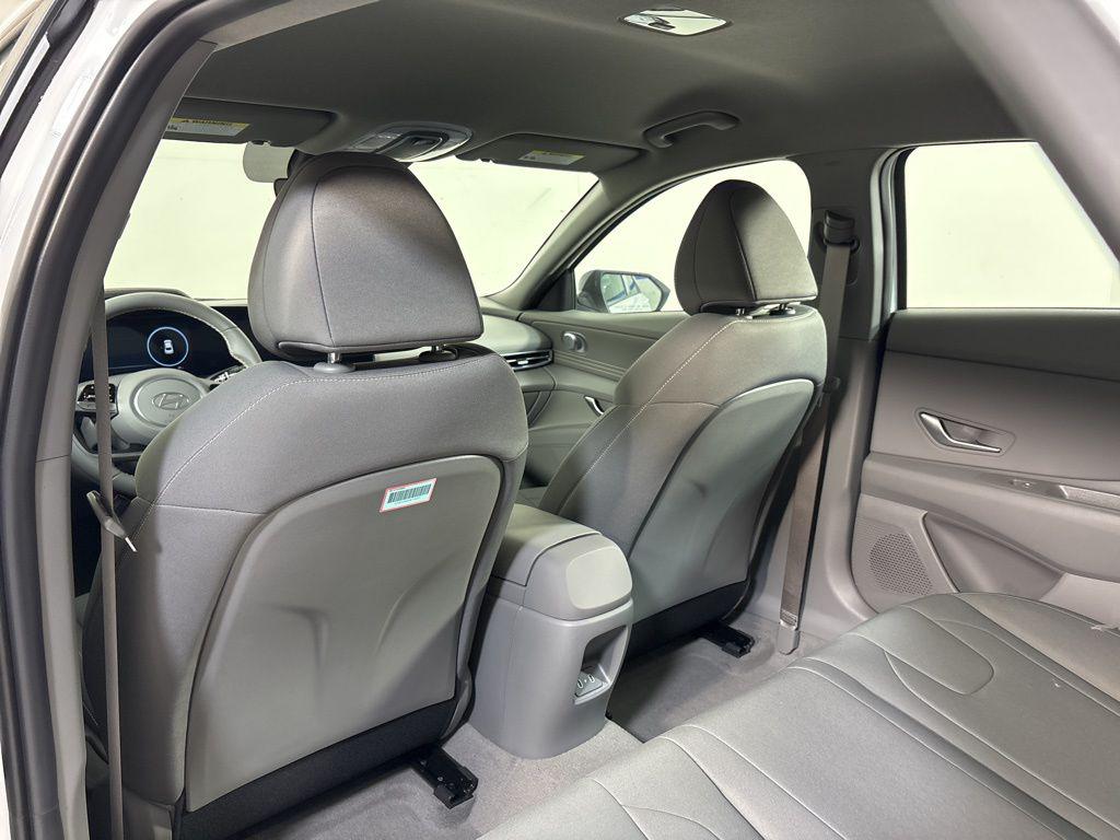 Thumbnail: 2025 Hyundai Elantra - 17