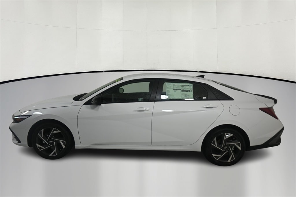 Thumbnail: 2025 Hyundai Elantra - 4