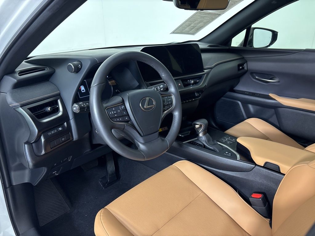 Thumbnail: 2023 Lexus UX - 15