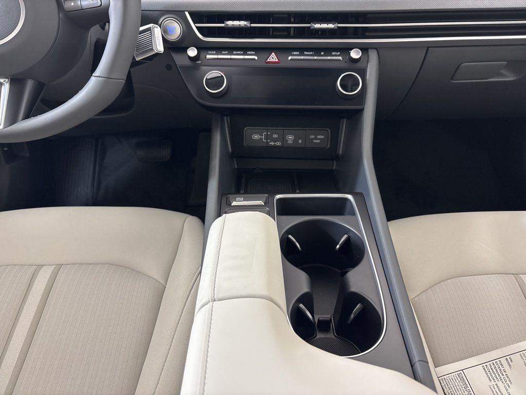 Thumbnail: 2026 Hyundai Sonata - 22