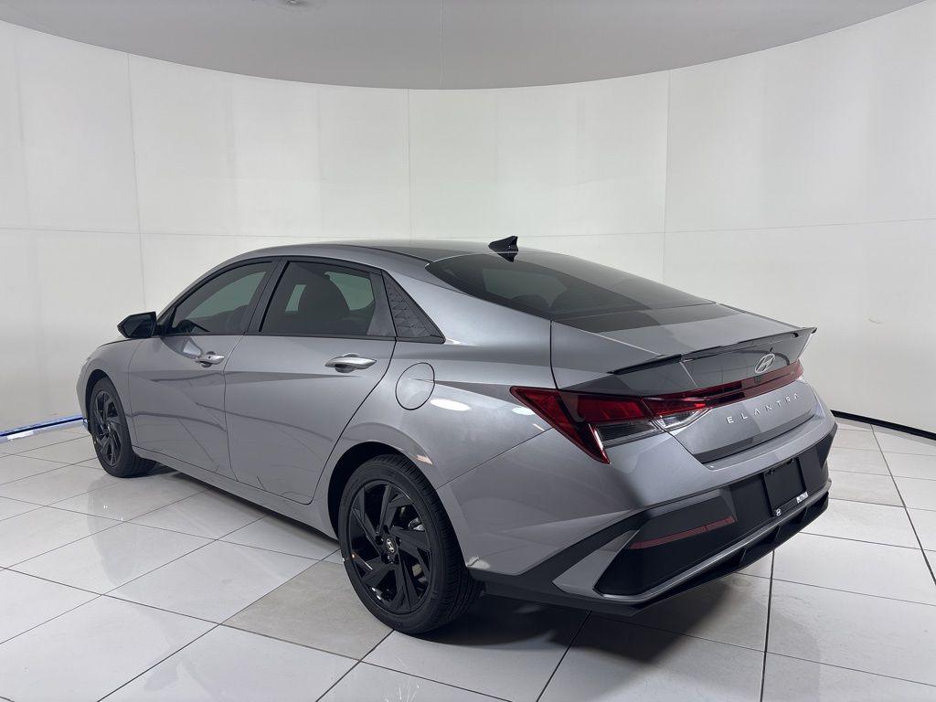 Thumbnail: 2026 Hyundai Elantra - 3