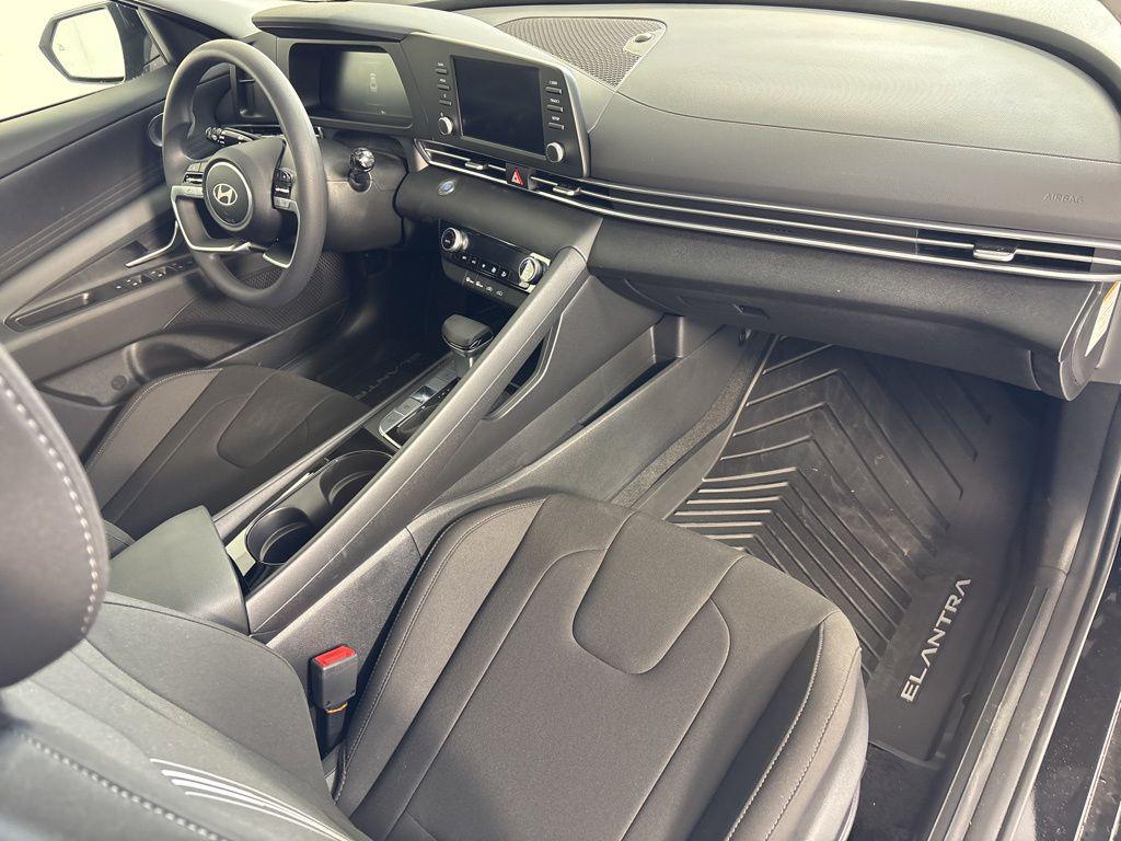 Thumbnail: 2025 Hyundai Elantra - 13