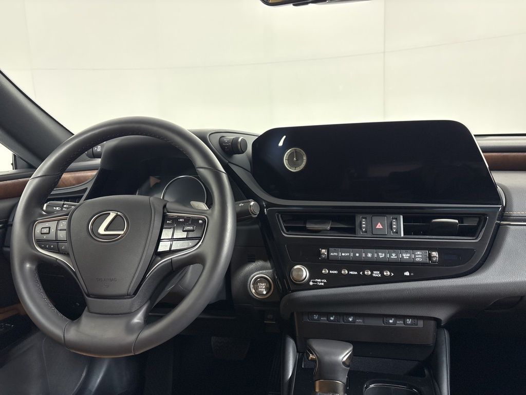 Thumbnail: 2023 Lexus ES - 21