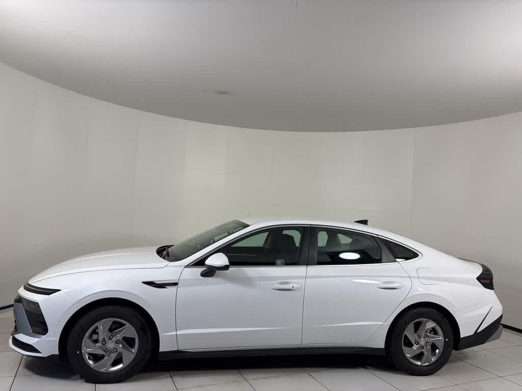 New 2025 Hyundai Sonata SE Sedan