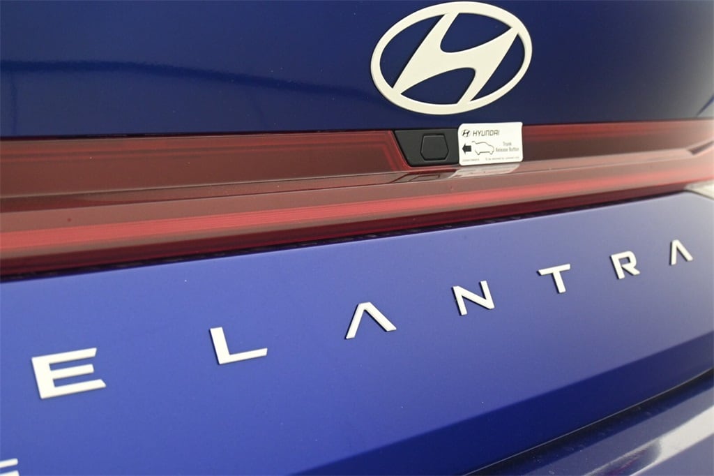 Thumbnail: 2025 Hyundai Elantra - 8