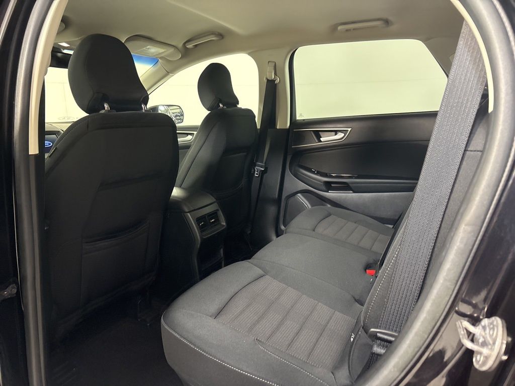 Thumbnail: 2019 Ford Edge - 17