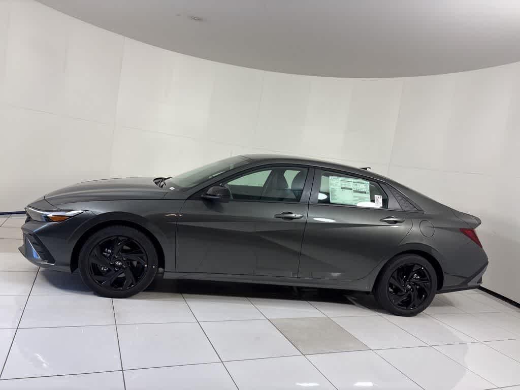 New 2026 Hyundai Elantra SEL Sport Sedan