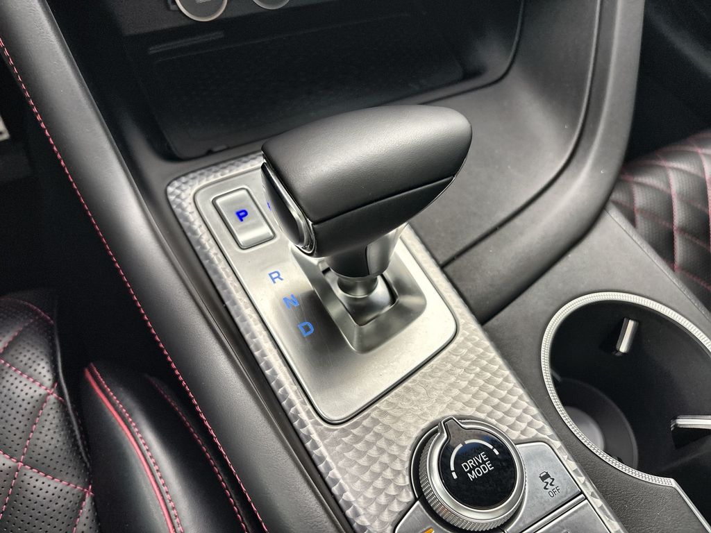 Thumbnail: 2022 Genesis G70 - 22