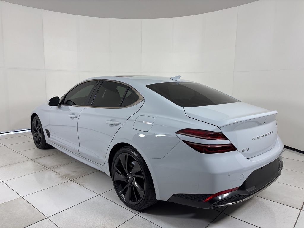 Thumbnail: 2023 Genesis G70 - 3