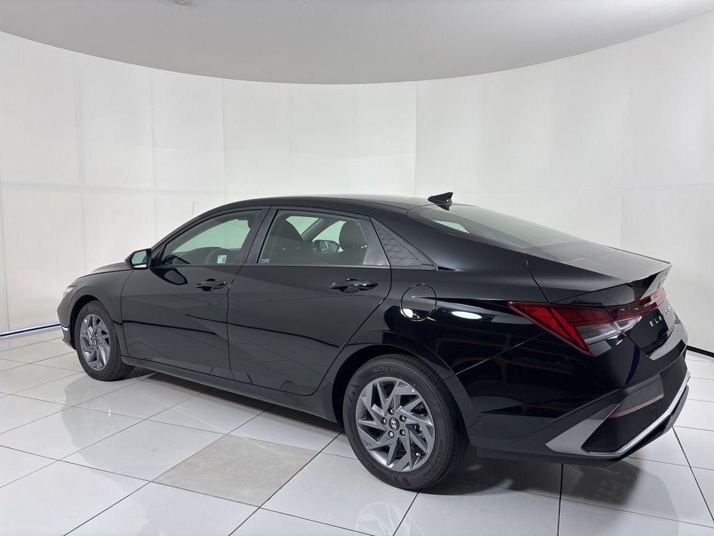 Thumbnail: 2025 Hyundai Elantra - 3