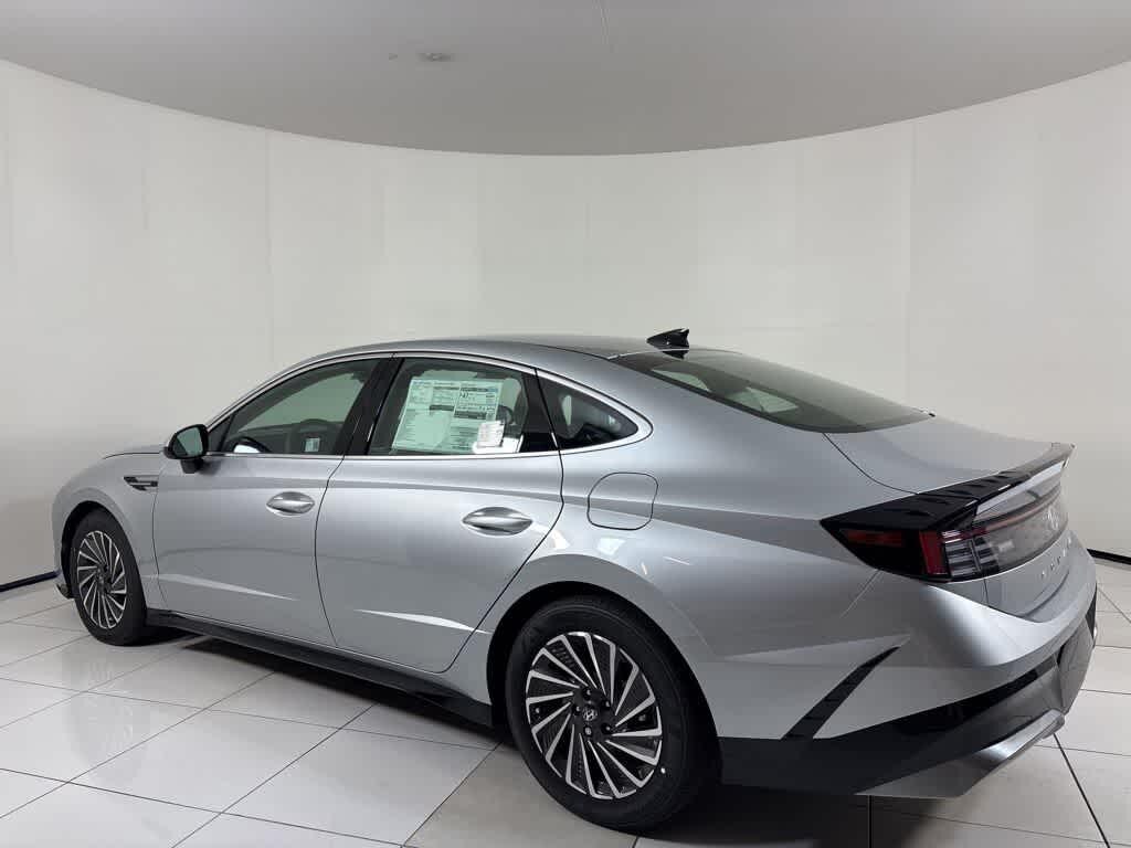 New 2025 Hyundai Sonata Hybrid SEL Sedan