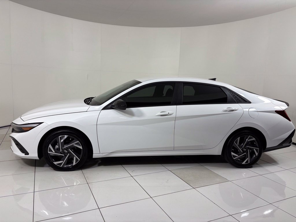 Used 2025 Hyundai Elantra Hybrid SEL Sport Sedan