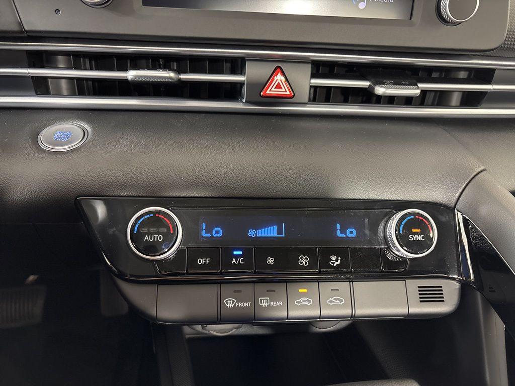 Thumbnail: 2025 Hyundai Elantra - 26