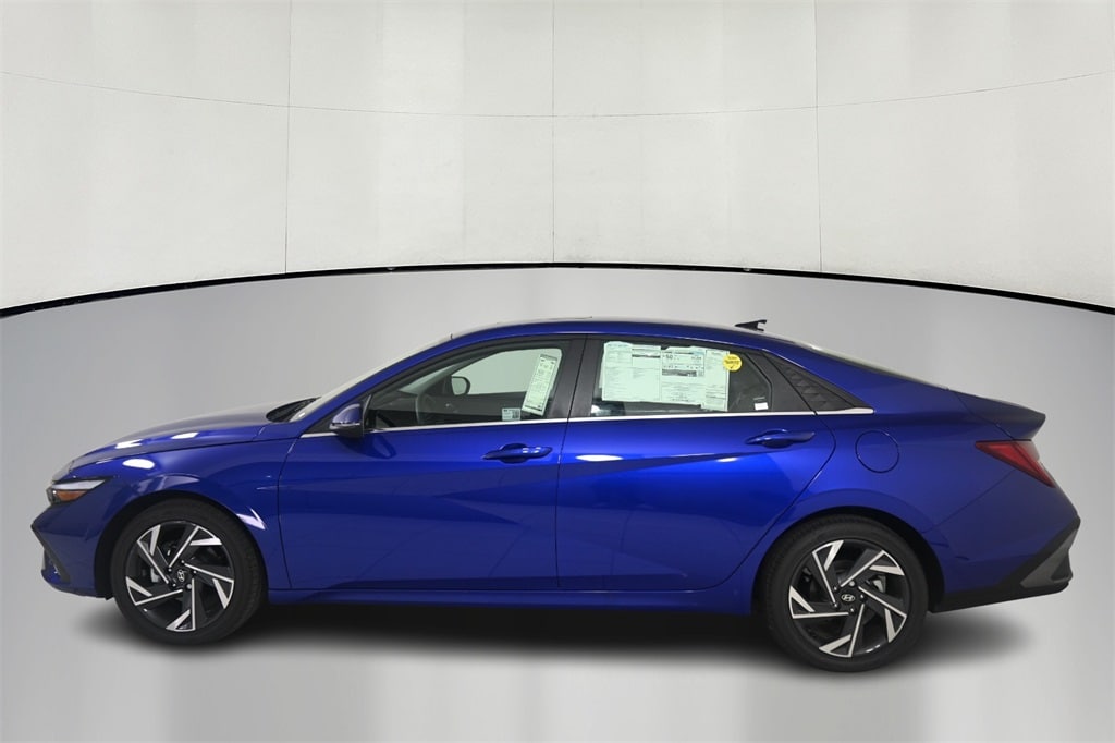 Thumbnail: 2025 Hyundai Elantra - 4