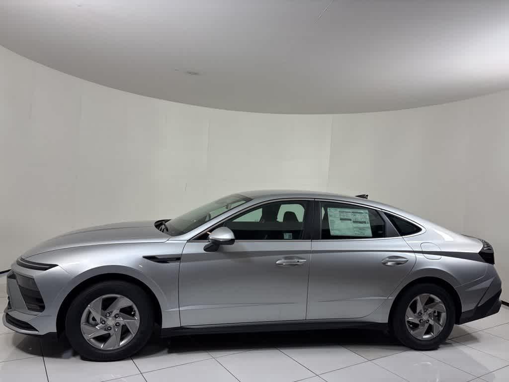 New 2025 Hyundai Sonata SE Sedan
