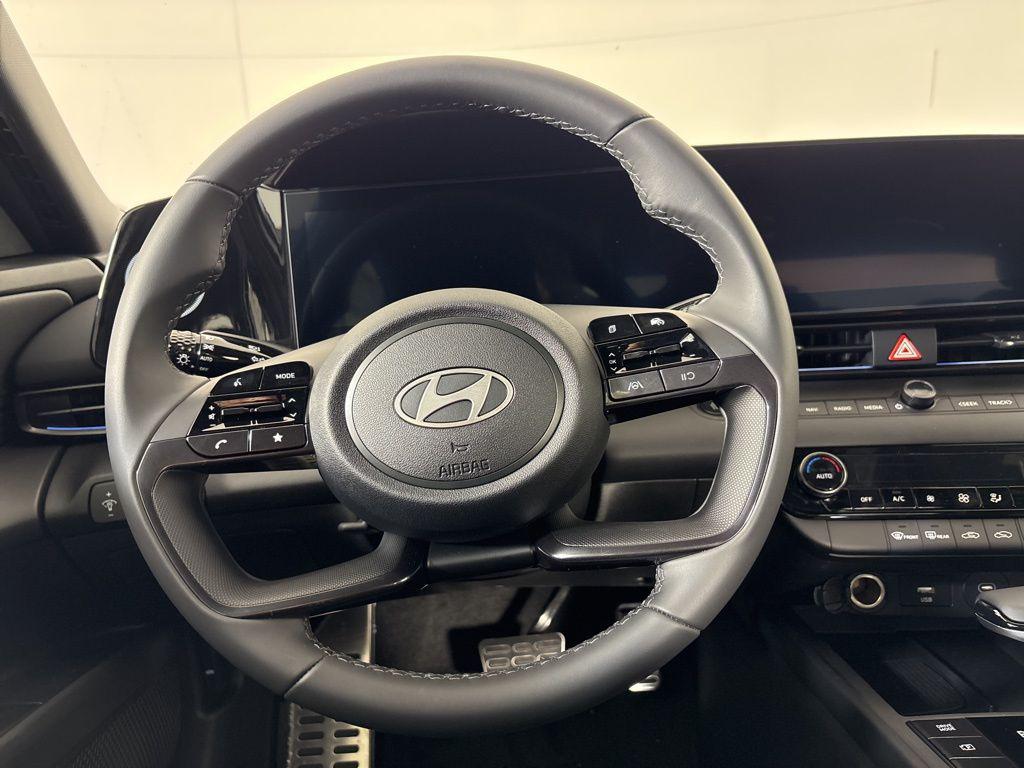 Thumbnail: 2025 Hyundai Elantra - 20