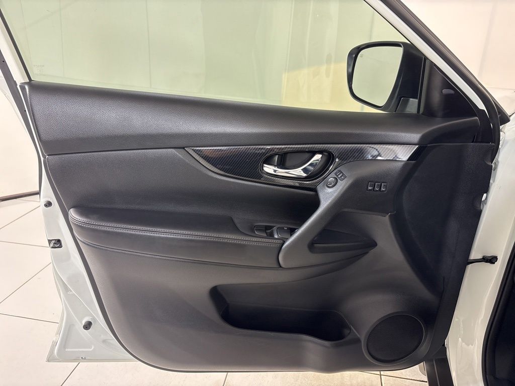 Thumbnail: 2018 Nissan Rogue - 19