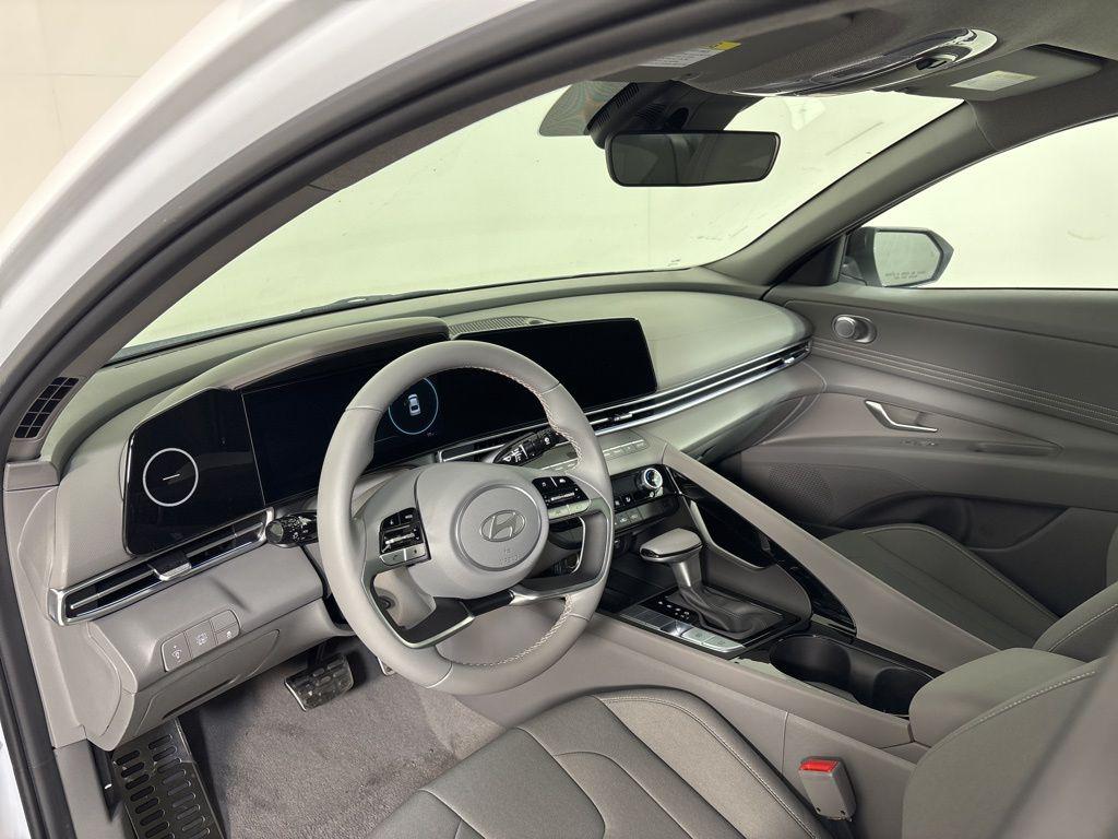 Thumbnail: 2025 Hyundai Elantra - 15