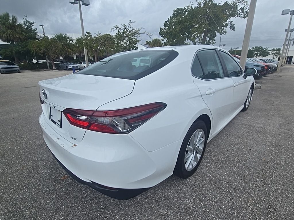 Thumbnail: 2022 Toyota Camry - 5