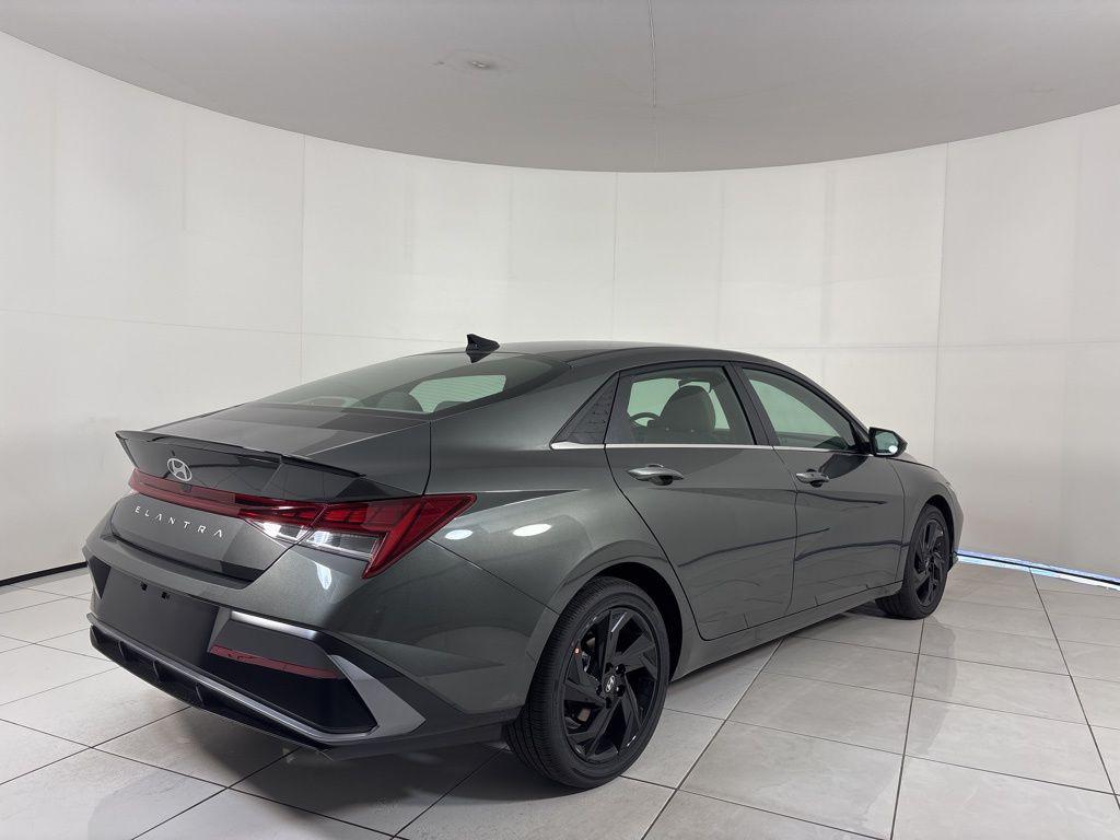 Thumbnail: 2026 Hyundai Elantra - 5