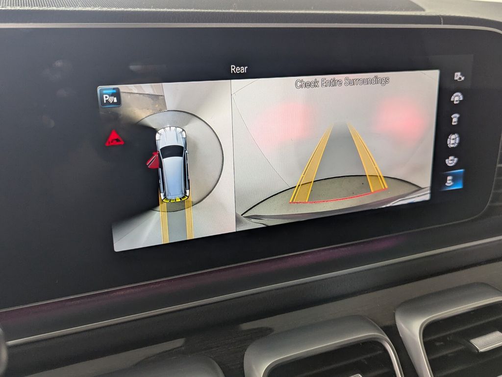 Thumbnail: 2021 Mercedes-Benz GLS - 29