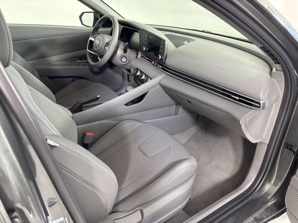 Thumbnail: 2025 Hyundai Elantra - 13