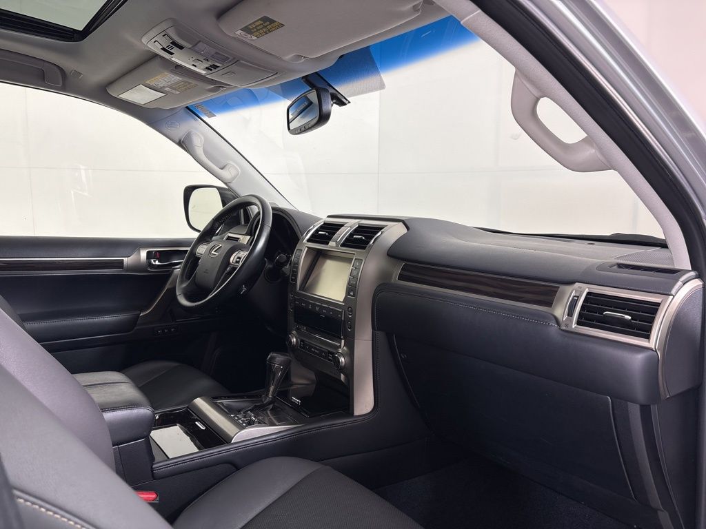 Thumbnail: 2019 Lexus GX - 14