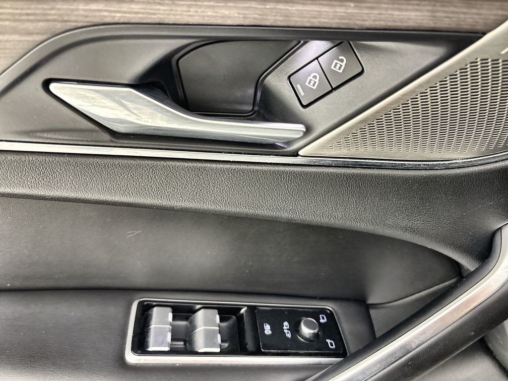 Thumbnail: 2021 Jaguar F-Pace - 15