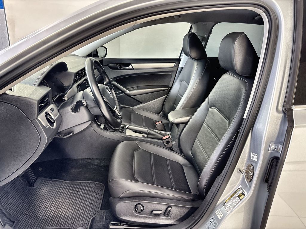 Thumbnail: 2020 Volkswagen Passat - 13