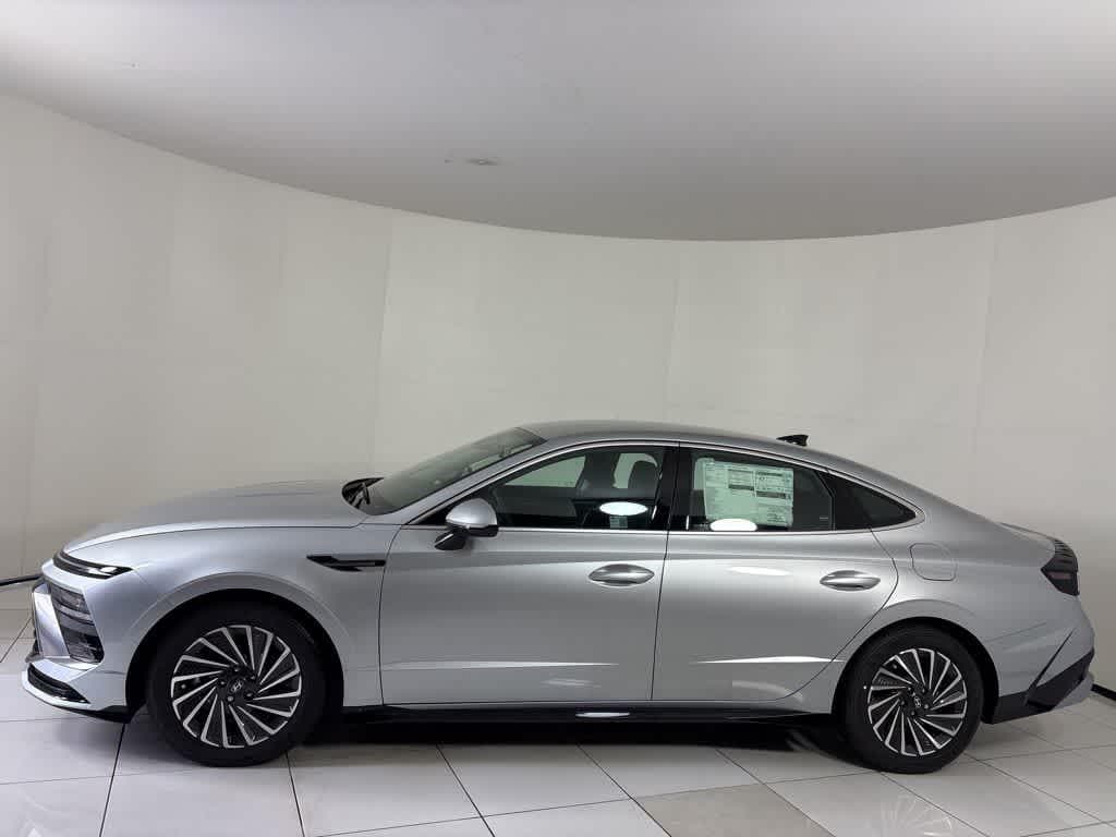 Thumbnail: 2025 Hyundai Sonata - 2