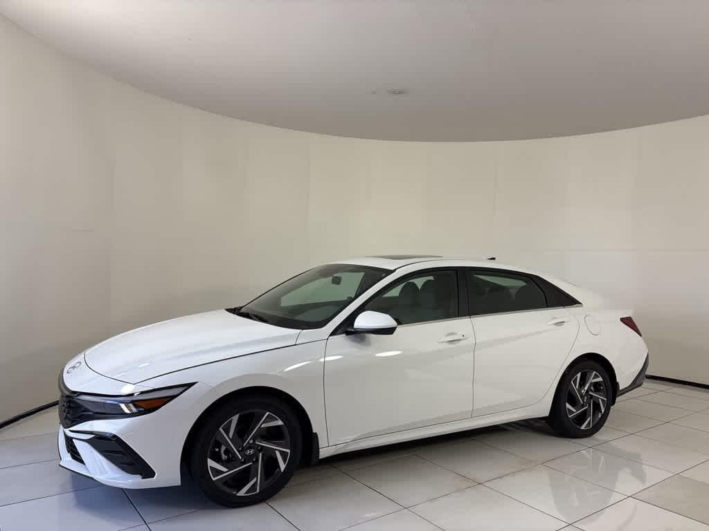New 2025 Hyundai Elantra SEL Convenience Sedan