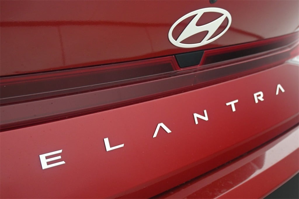 Thumbnail: 2025 Hyundai Elantra - 8