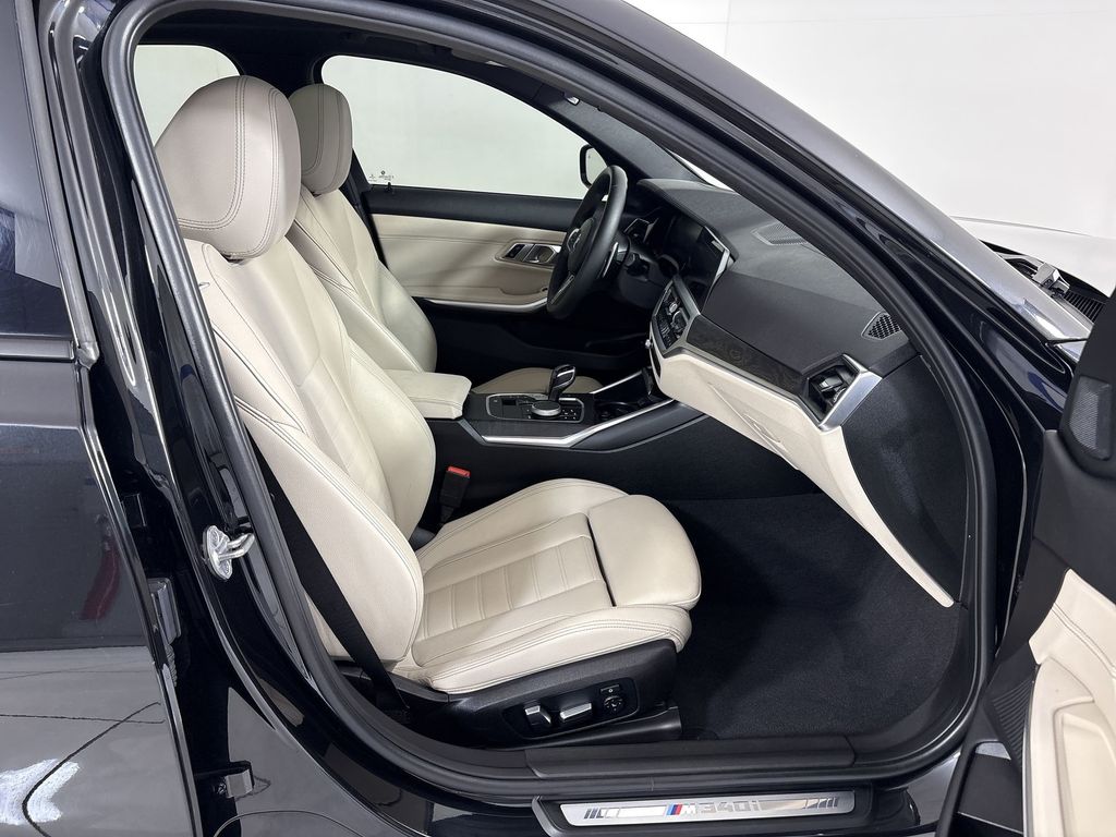 Thumbnail: 2021 BMW 3 Series - 26