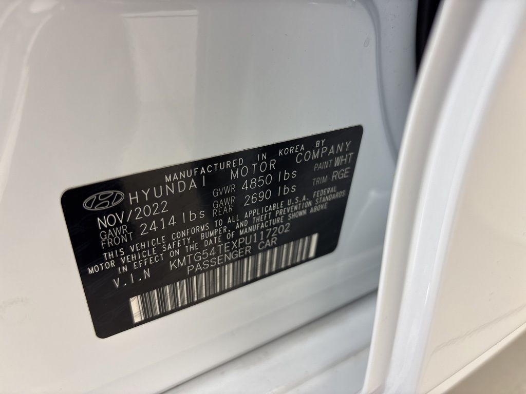 Thumbnail: 2023 Genesis G70 - 10