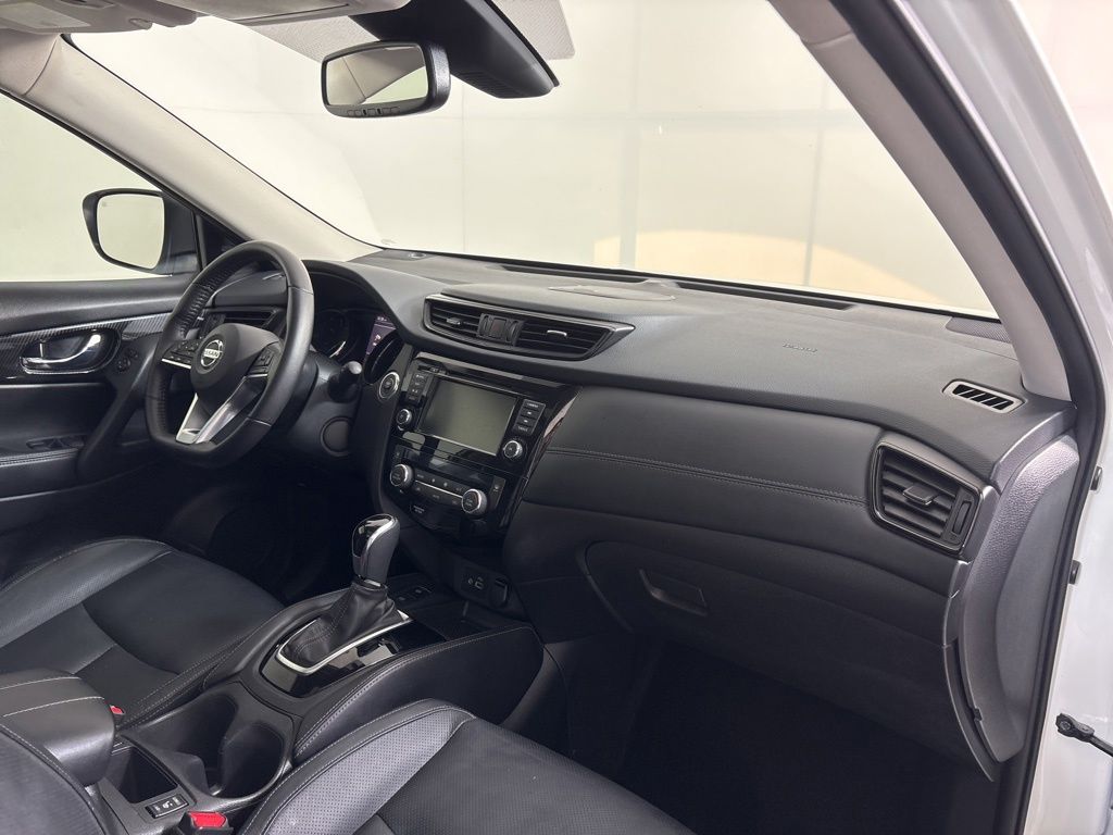 Thumbnail: 2018 Nissan Rogue - 15