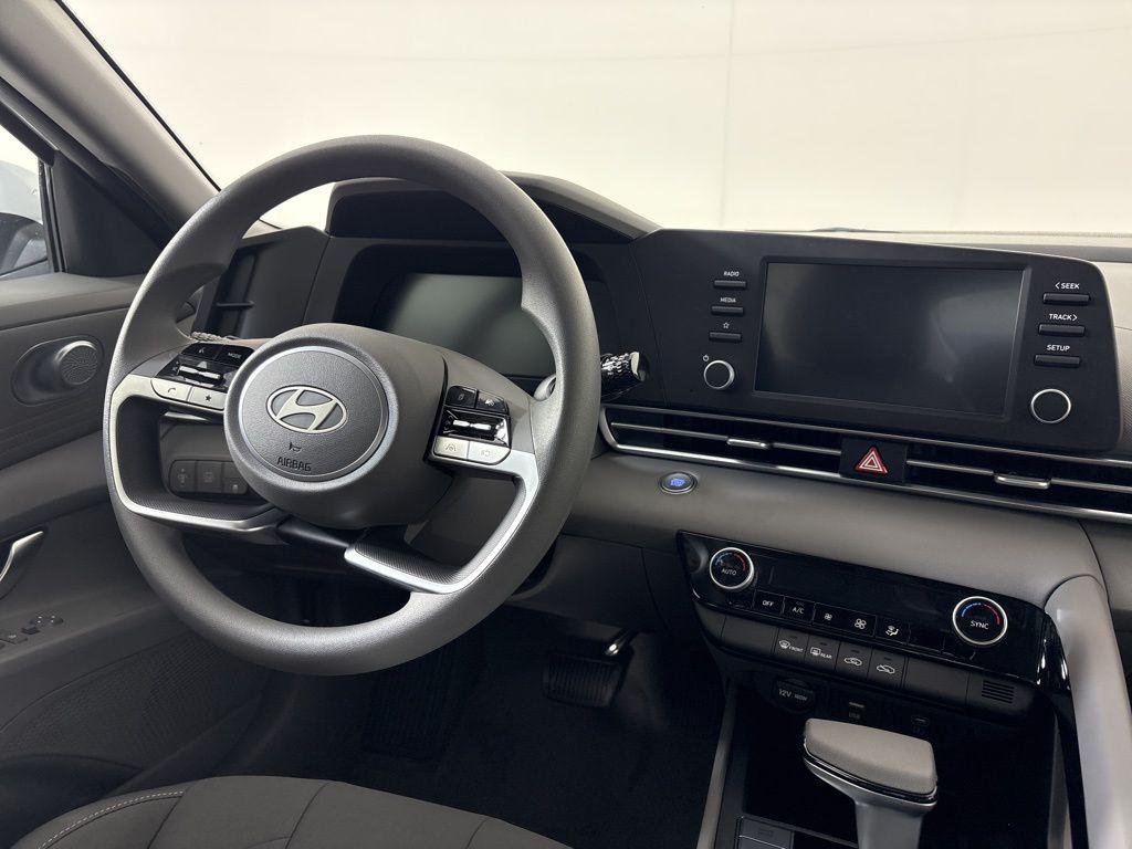 Thumbnail: 2025 Hyundai Elantra - 21