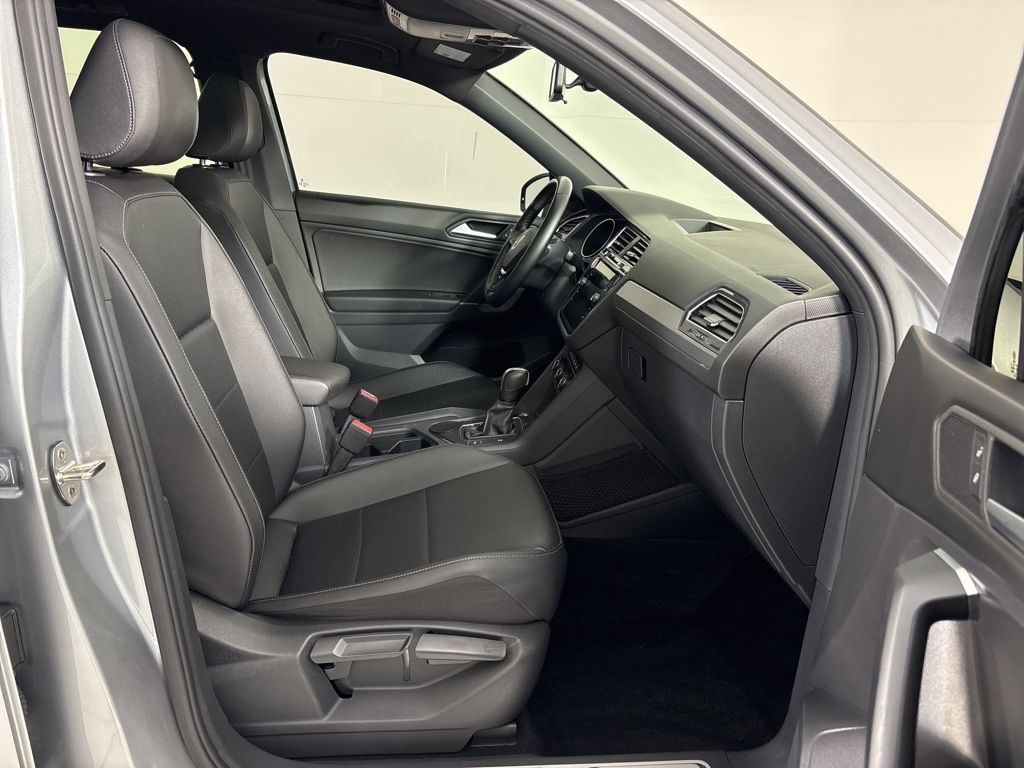 Thumbnail: 2020 Volkswagen Tiguan - 12
