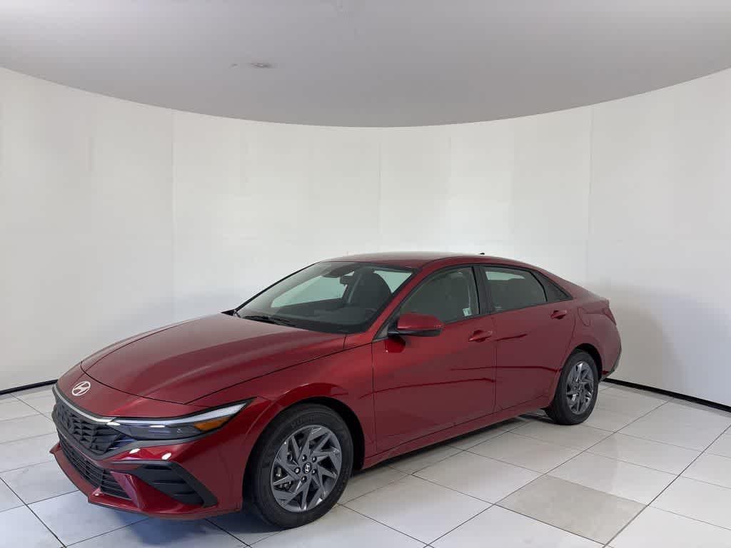New 2025 Hyundai Elantra Hybrid Blue Sedan