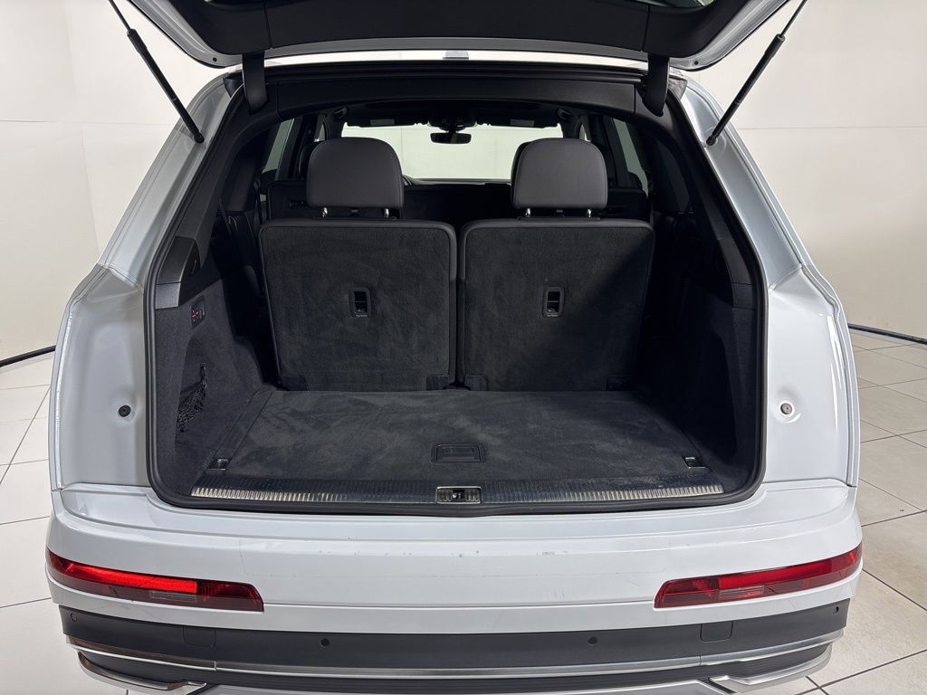 Thumbnail: 2021 Audi Q7 - 24