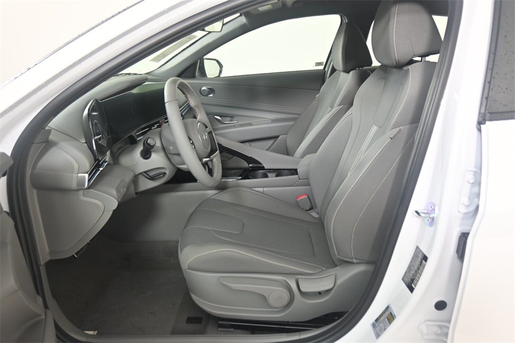 Thumbnail: 2025 Hyundai Elantra - 12