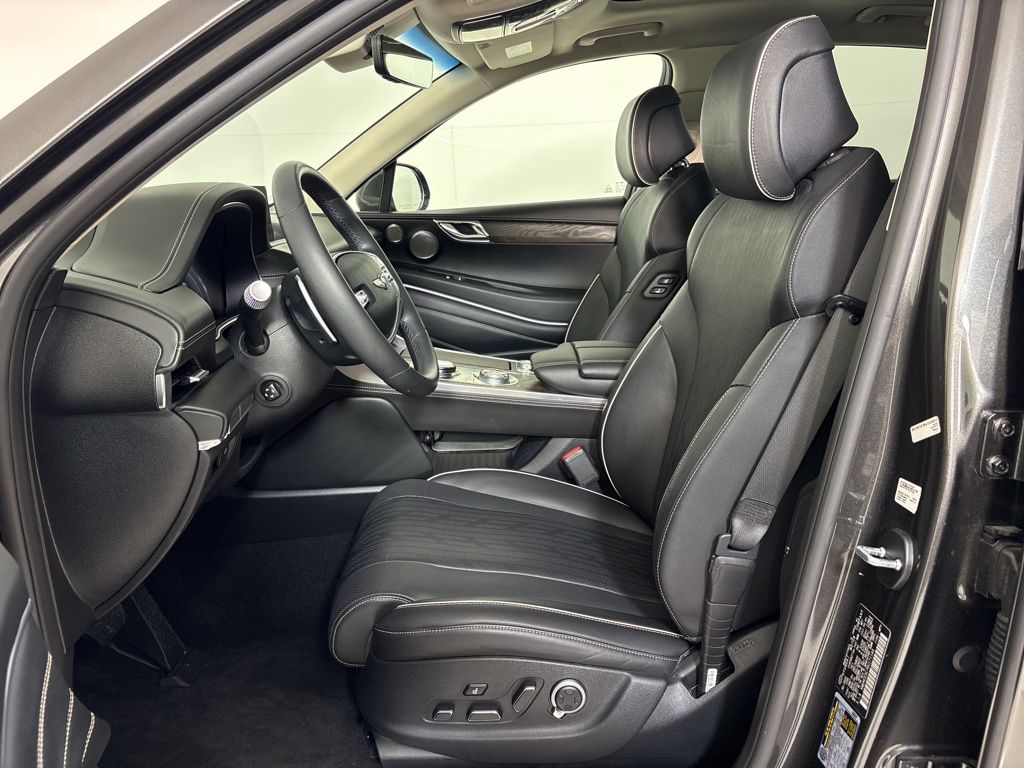 Thumbnail: 2024 Genesis GV80 - 14