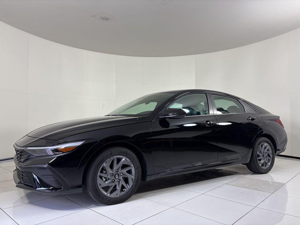 Thumbnail: 2025 Hyundai Elantra - 1